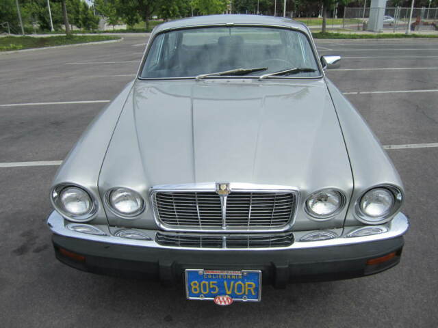 1978 Jaguar XJ6 Original wood, leather & 8 track stereo - photo 5