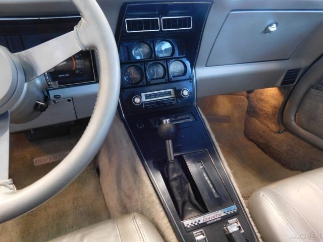 1978 Chevrolet Corvette Limited Edition Official Pace Car - photo 8