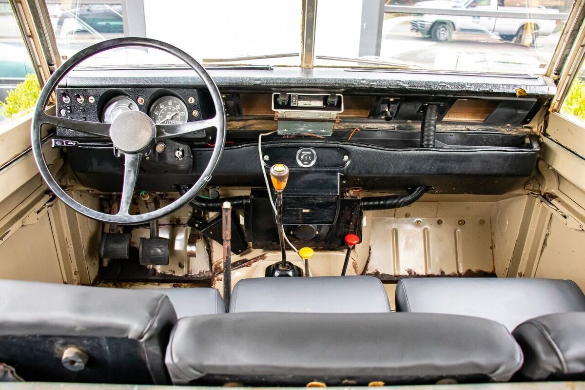 1978 Land Rover Series III Santana 109 - photo 11