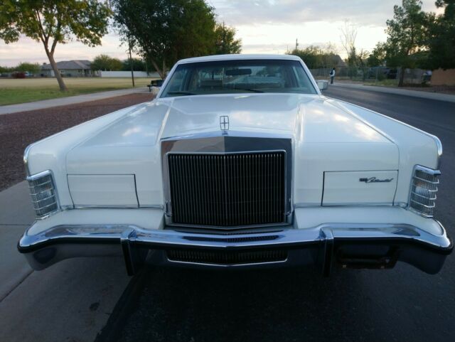 1978 Lincoln Continental town coupe - photo 2