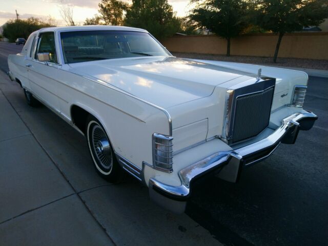 1978 Lincoln Continental town coupe - photo 3