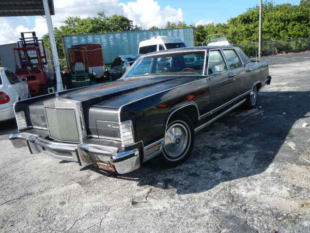 1978 Lincoln Continental 4 door Town Car. Near Perfect Interior. Runs Great 1978 Lincoln Continental