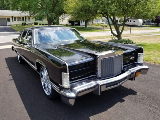 1978 Lincoln Continental comes with custom wheels/rim & 25,000 ORIGINAL MILES! 1978 Lincoln Continental