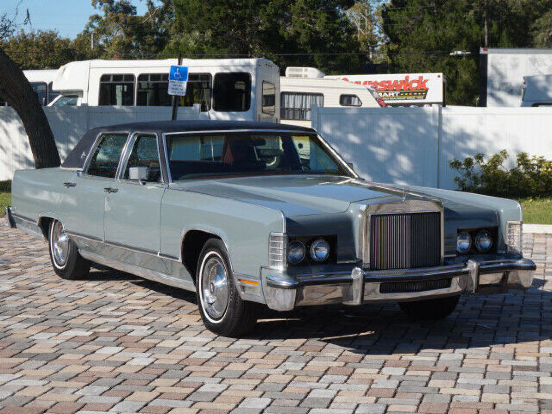 1978 Lincoln Continental Sedan - photo 2