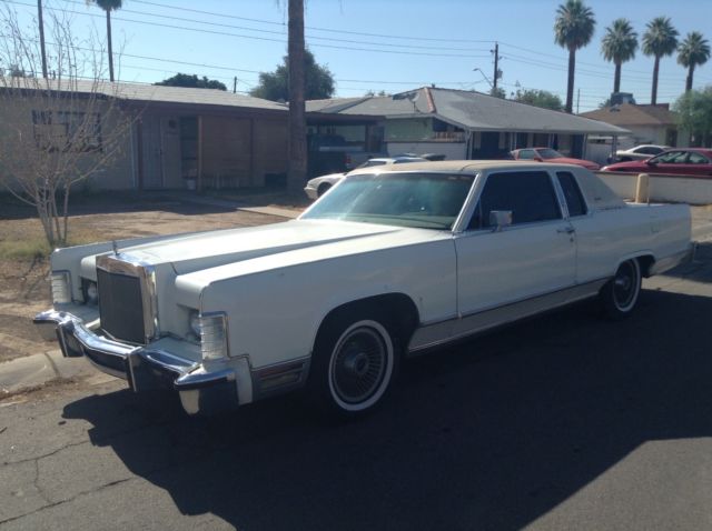 1978 Lincoln Continental Town Coupe - photo 2