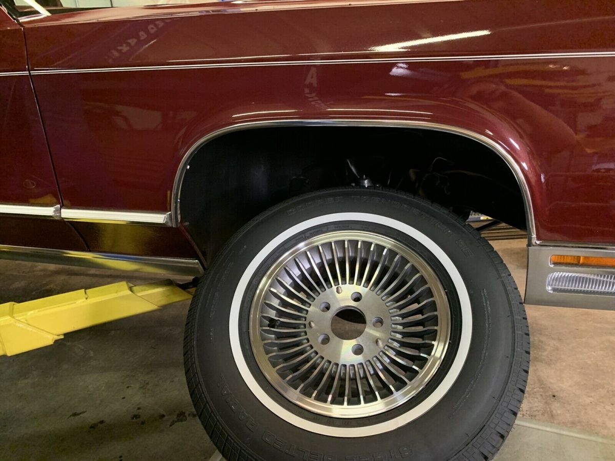 1978 Lincoln Town Coupe Fixed Glass Roof - photo 11