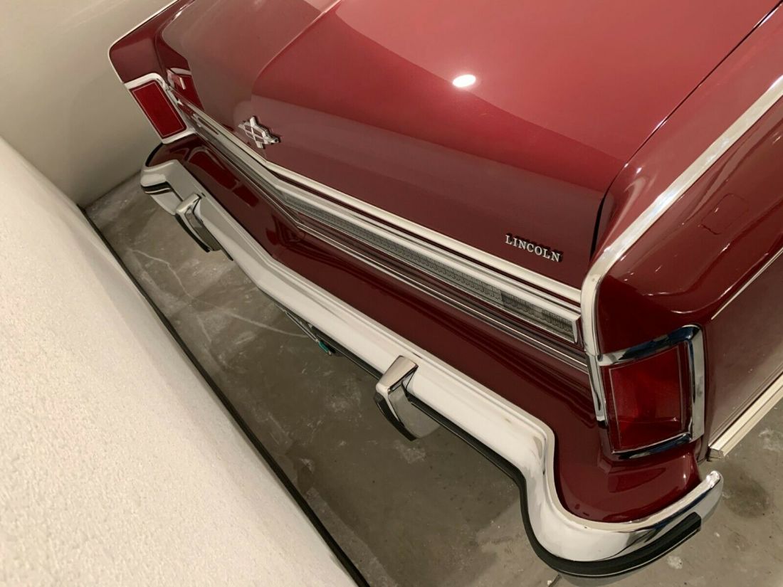 1978 Lincoln Continental Town Coupe - photo 3