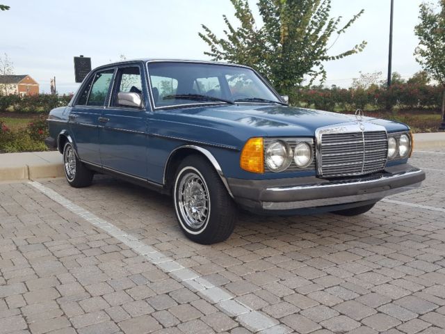 1978 Mercedes-Benz 200-Series - photo 4