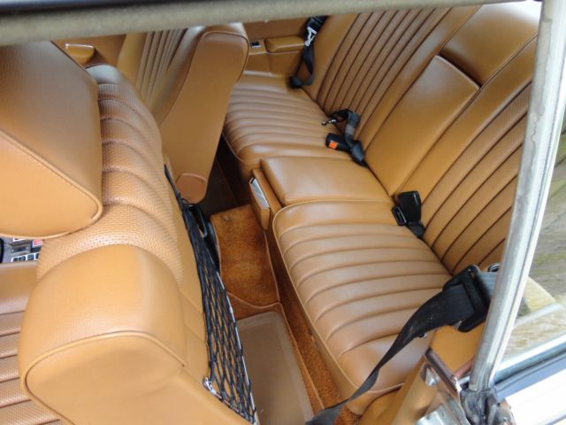 1978 Mercedes-Benz 200-Series - photo 10
