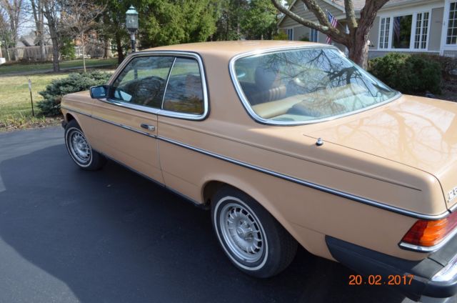1978 Mercedes-Benz 200-Series - photo 12