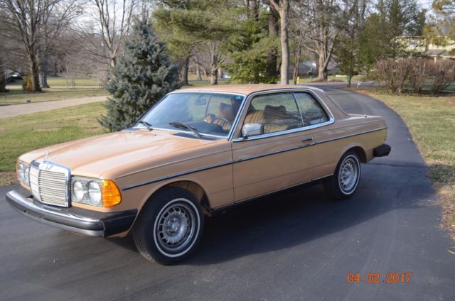1978 Mercedes-Benz 200-Series - photo 3