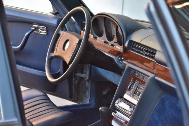 1978 Mercedes-Benz 200-Series - photo 2