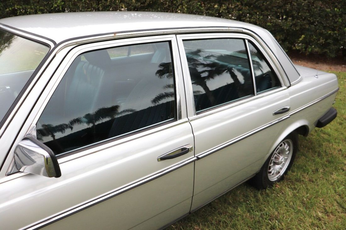 1978 Mercedes-Benz 300-Series 300D Diesel Sedan Low Miles 70+ HD Pictures - photo 10