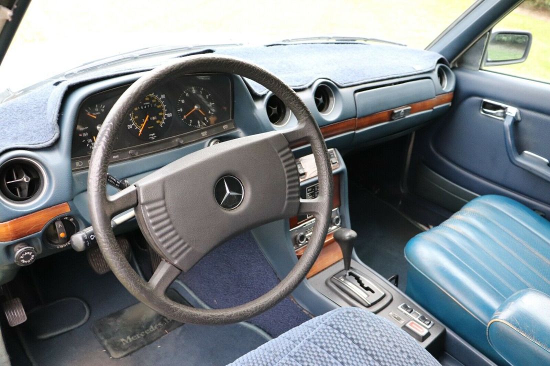 1978 Mercedes-Benz 300-Series 300D Diesel Sedan Low Miles 70+ HD Pictures - photo 12