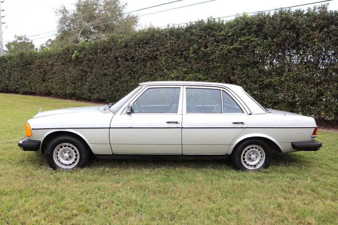 1978 Mercedes-Benz 300-Series 300D Diesel Sedan Low Miles 70+ HD Pictures - photo 2