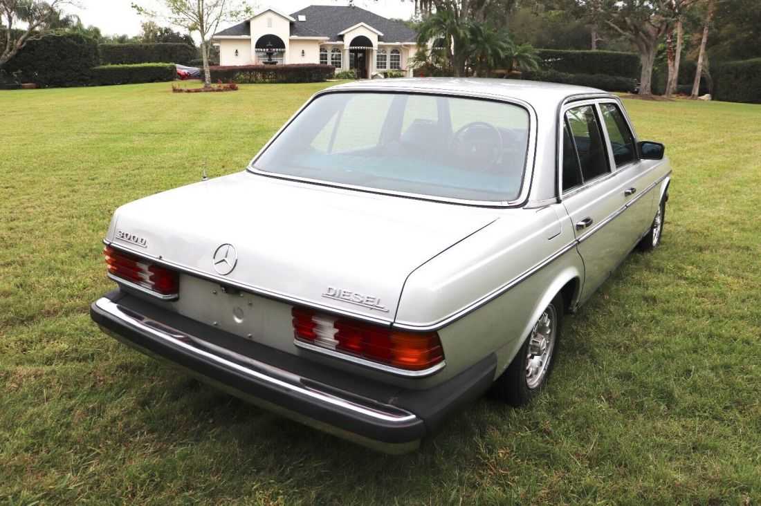 1978 Mercedes-Benz 300-Series 300D Diesel Sedan Low Miles 70+ HD Pictures - photo 4