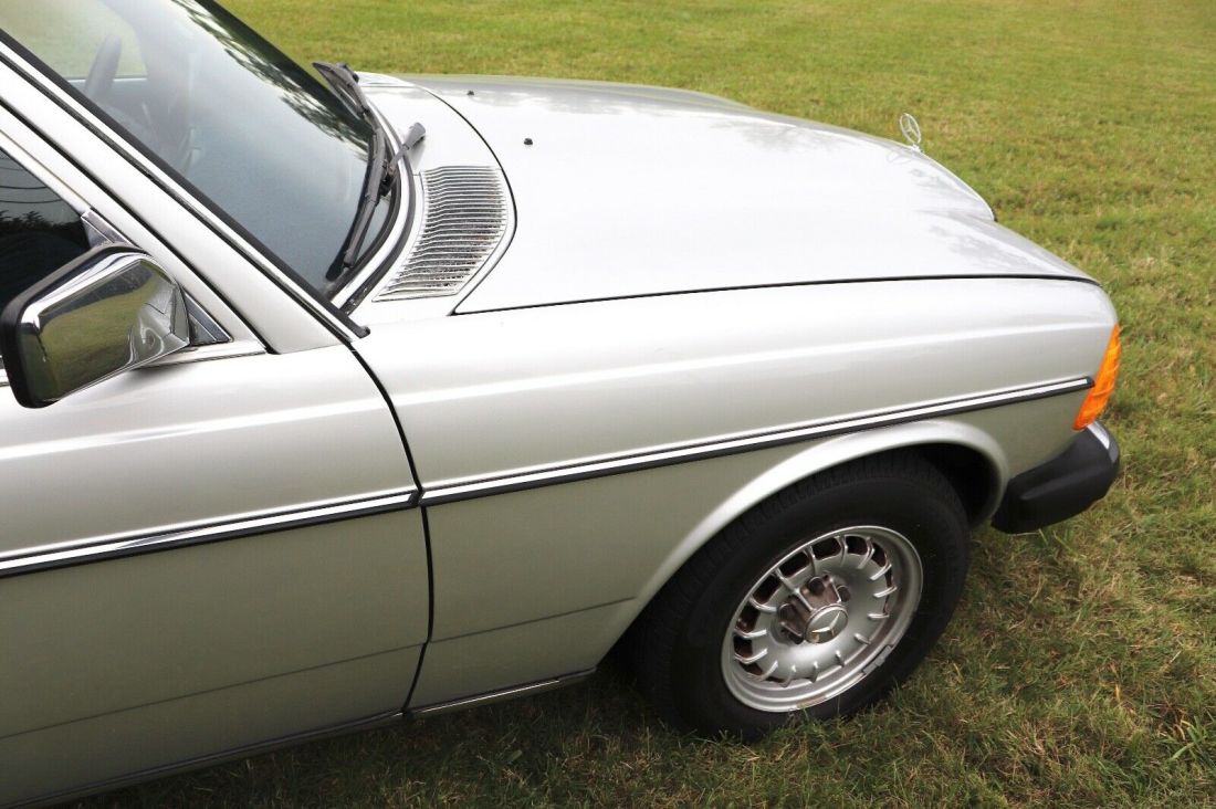 1978 Mercedes-Benz 300-Series 300D Diesel Sedan Low Miles 70+ HD Pictures - photo 8
