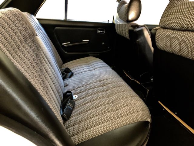 1978 Mercedes-Benz 200-Series - photo 10