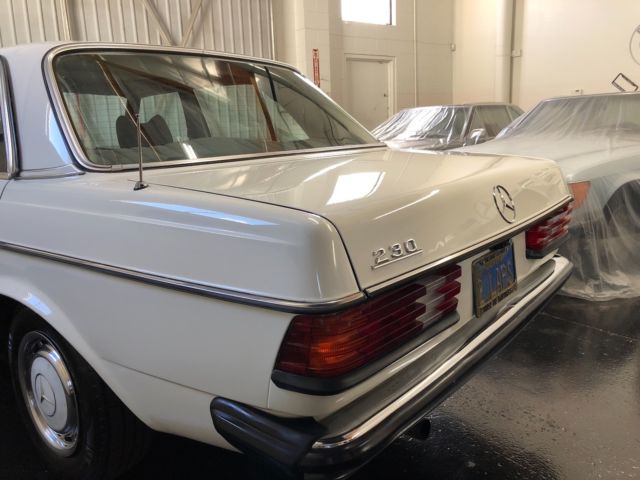 1978 Mercedes-Benz 200-Series - photo 5