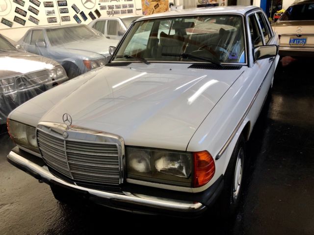 1978 Mercedes-Benz 200-Series - photo 6