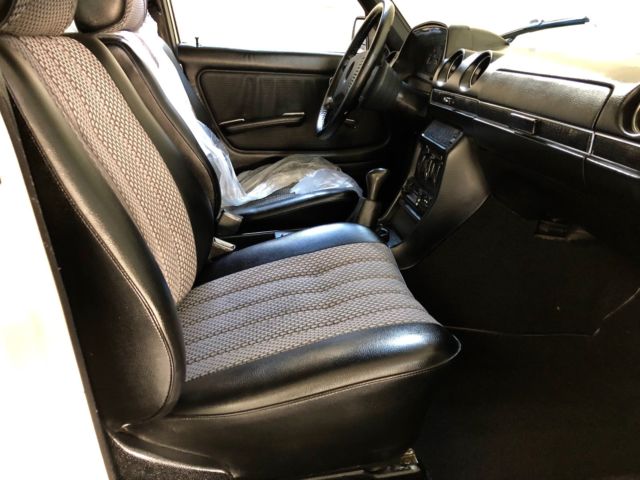 1978 Mercedes-Benz 200-Series - photo 8