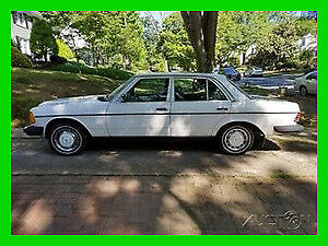 1978 Mercedes-Benz 240-Class 2.4L 4 Cylinder 4 Sp 77,599 Miles 1978 Mercedes-Benz 200-Series