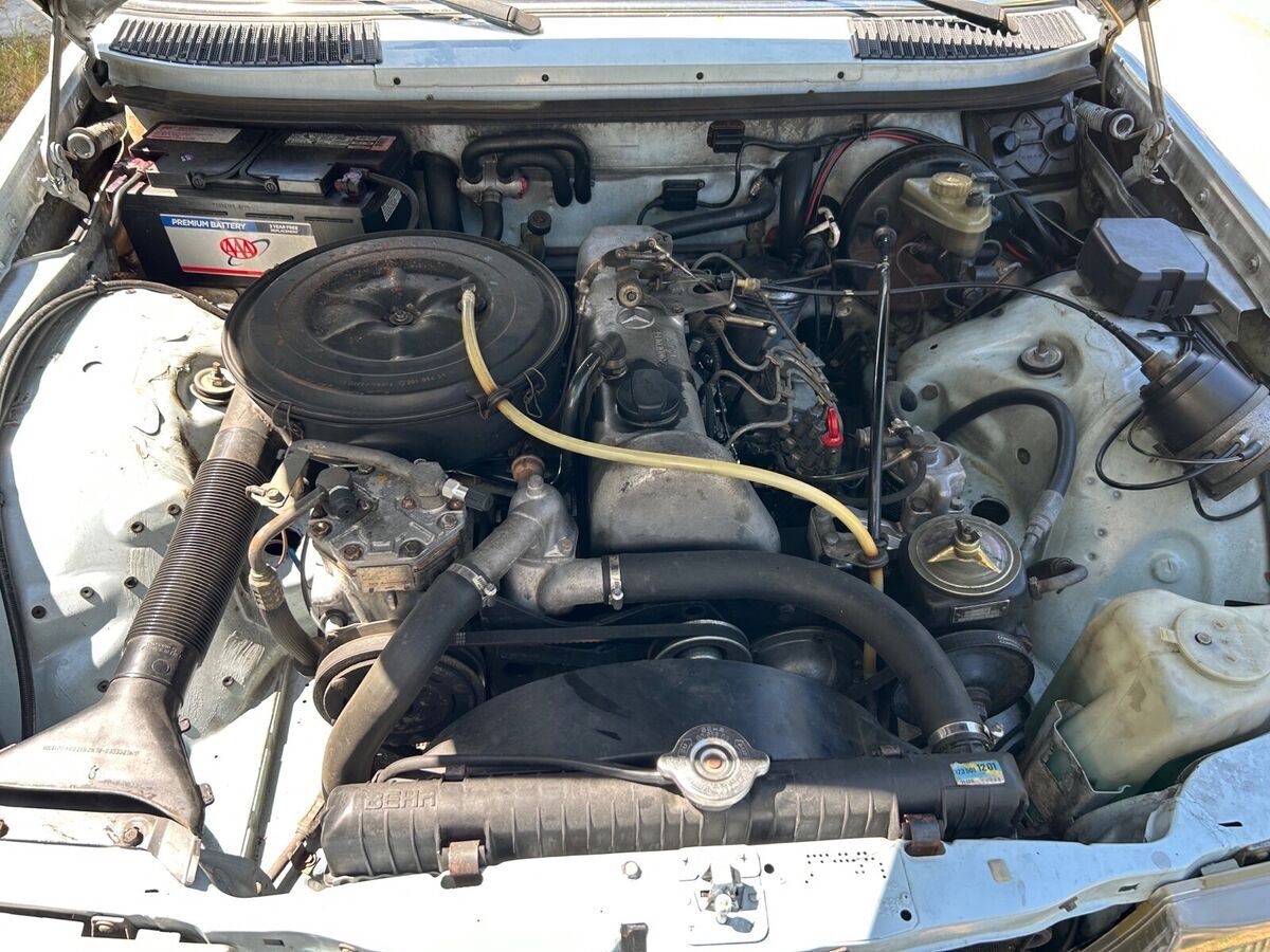 1978 Mercedes-Benz 240 D blue - photo 13