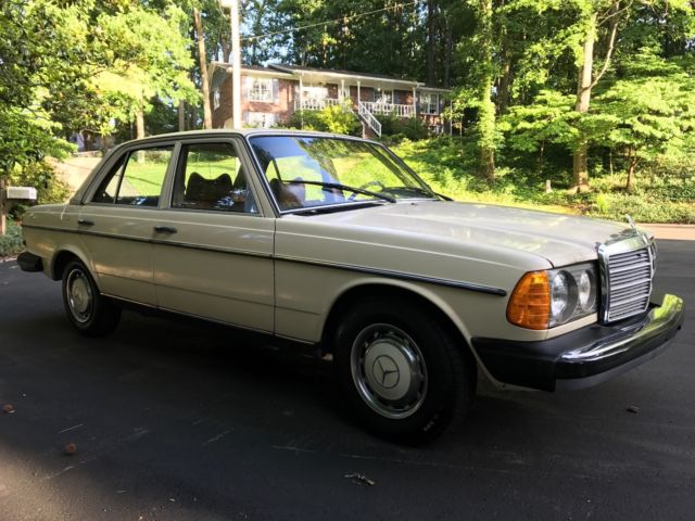 1978 Mercedes-Benz 200-Series - photo 4