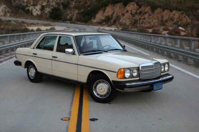 1978 Mercedes-Benz 200-Series 240D, 1 Owner, 96kmiles, Orig. Paint, Blue Plates - photo 2