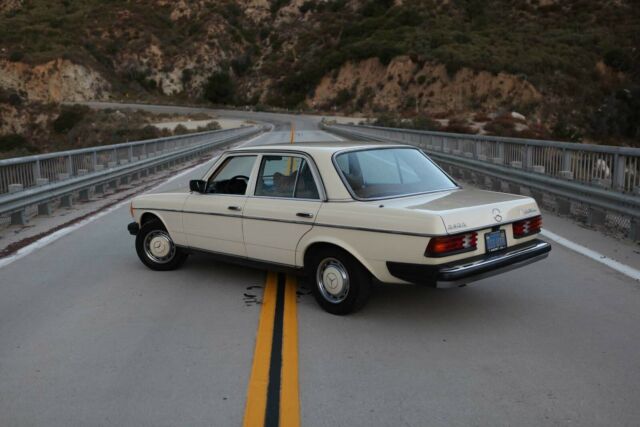 1978 Mercedes-Benz 200-Series 240D, 1 Owner, 96kmiles, Orig. Paint, Blue Plates - photo 3