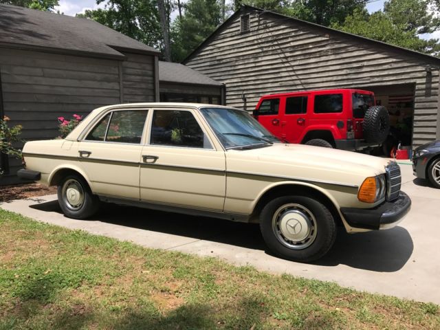 1978 Mercedes Benz 240D W123 1978 Mercedes-Benz 200-Series 240D
