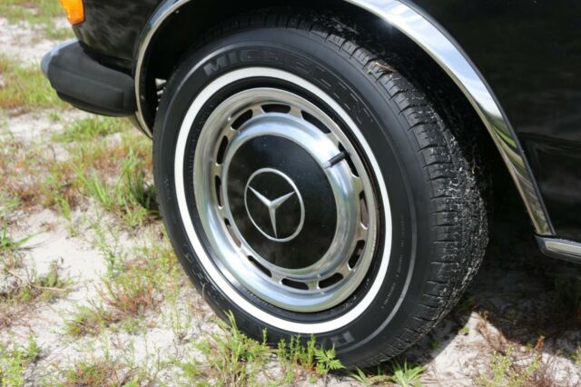 1978 Mercedes-Benz 200-Series - photo 10