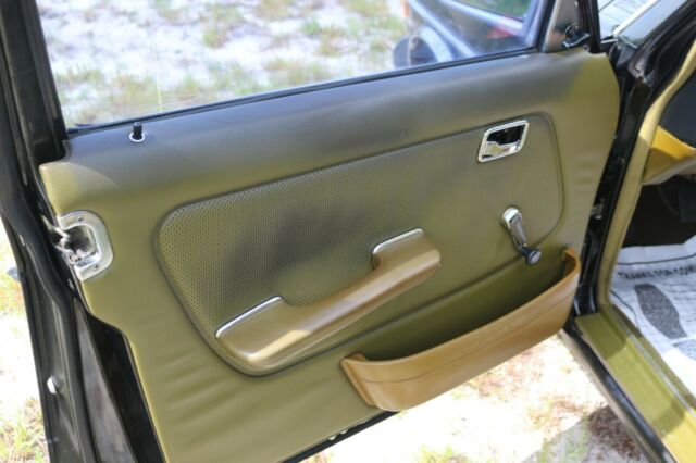 1978 Mercedes-Benz 200-Series - photo 11