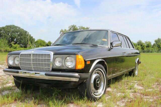 1978 Mercedes-Benz 200-Series - photo 13