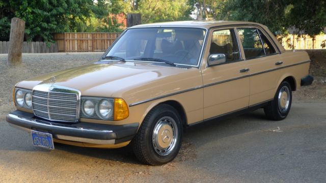 1978 Mercedes-Benz 200-Series - photo 2