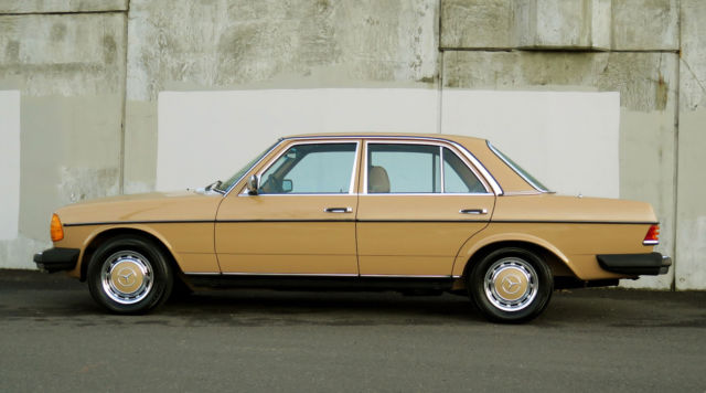 1978 Mercedes-Benz 200-Series - photo 8