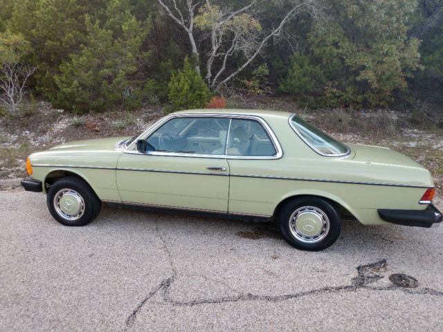 1978 MERCEDES-BENZ 300CD RARE GREEN 70,083 MILES TWO OWNERS OUTSTANDING FOR AGE 1978 Mercedes-Benz 300-Series