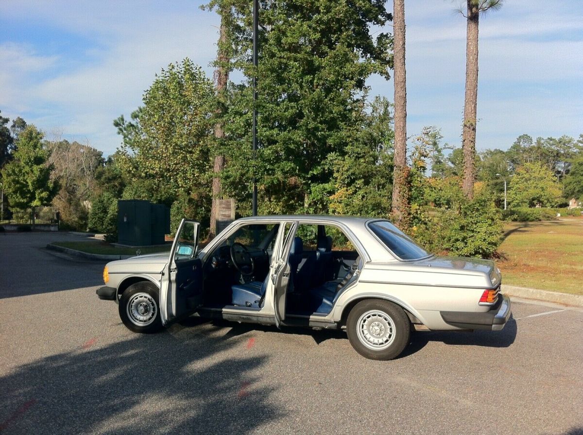 1978 Mercedes-Benz 300-Series Blue - photo 9