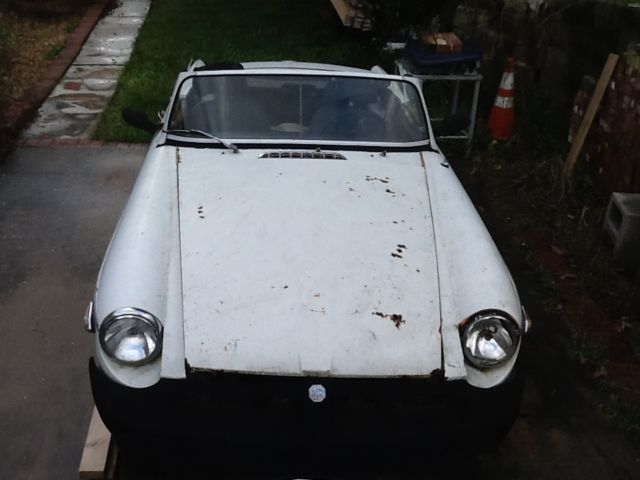 1978 MGB RIADSTER BODY/ ROLLING CHASSIS RESTORE OR PARTS OR BODY NUMBER 1978 MG MGB