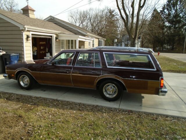 1978 Oldsmobile Custom Cruiser deluxe - photo 4