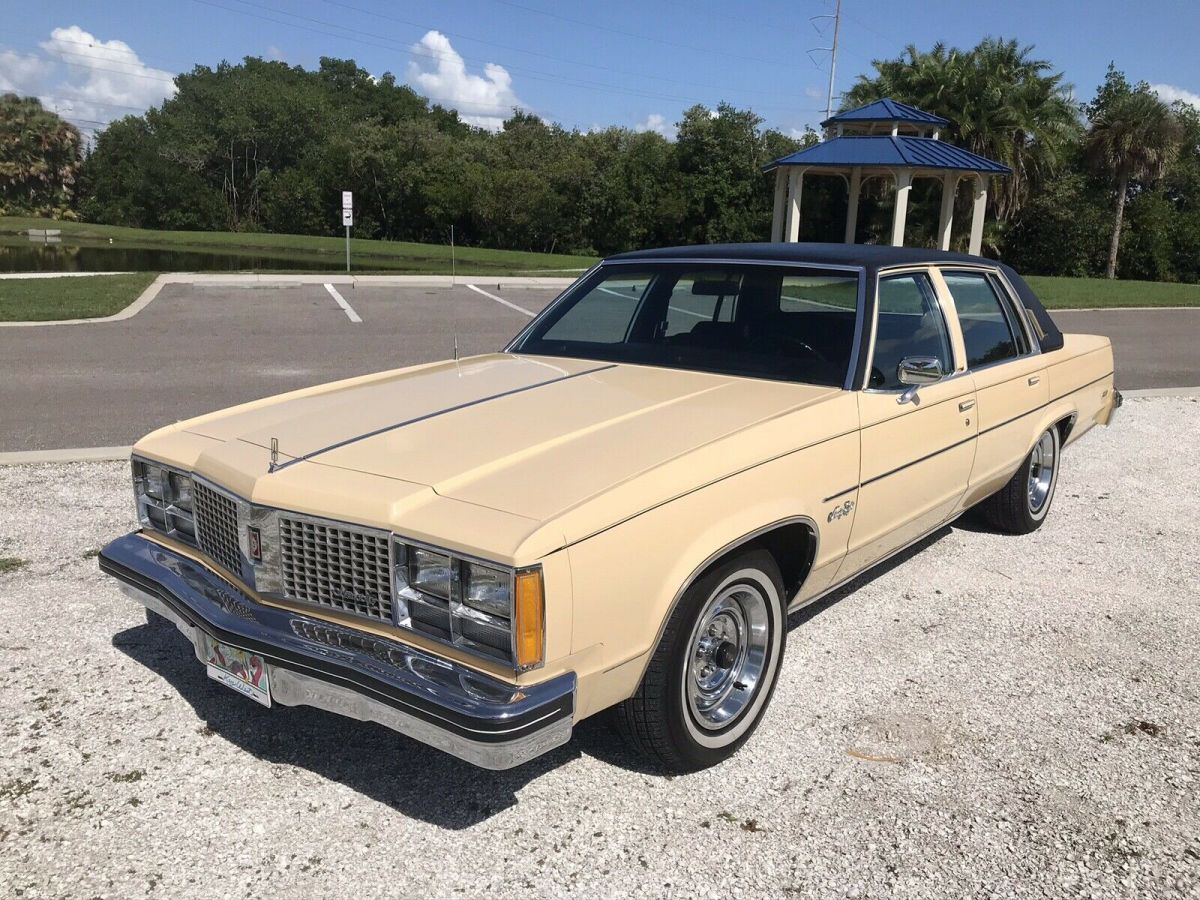 1978 Oldsmobile Ninety-Eight Sedan Brown RWD Automatic Regency 1978 Oldsmobile Ninety-Eight Regency