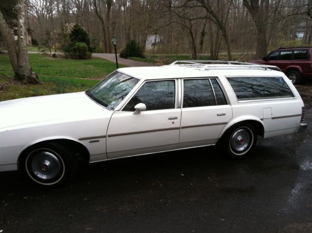 1978 Pontiac Catalina Safari Wagon 4-Door