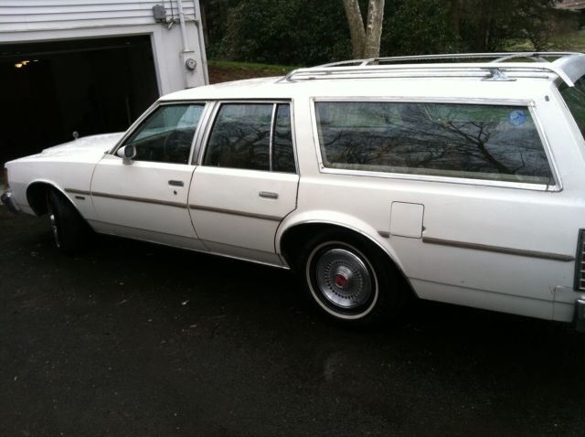 1978 Pontiac Catalina Safari Wagon 4-Door - photo 11