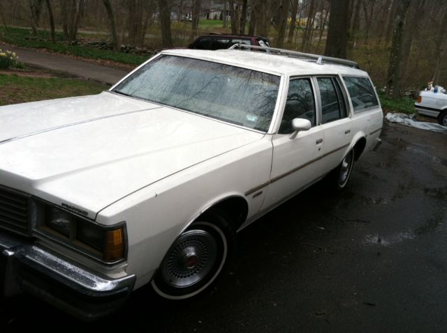 1978 Pontiac Catalina Safari Wagon 4-Door - photo 2