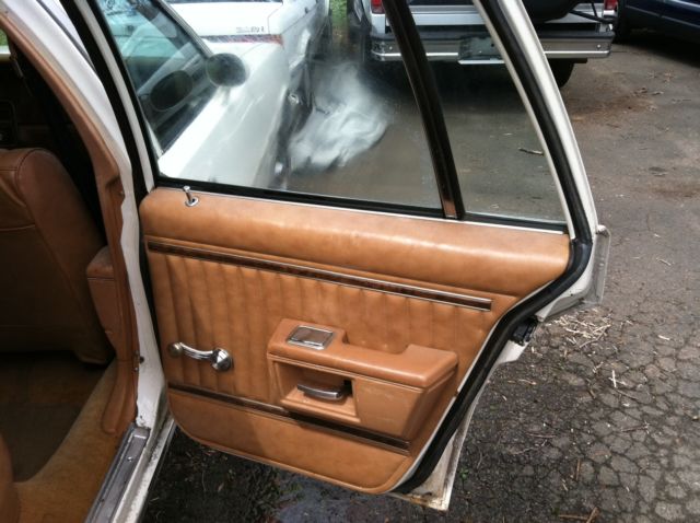 1978 Pontiac Catalina Safari Wagon 4-Door - photo 6