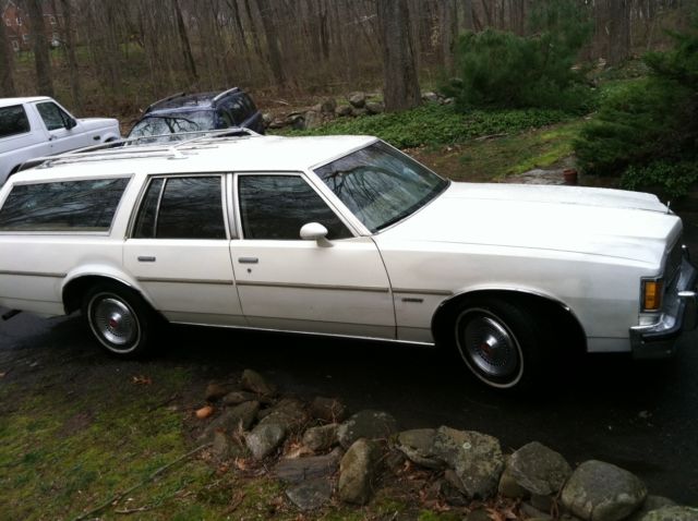 1978 Pontiac Catalina Safari Wagon 4-Door - photo 7
