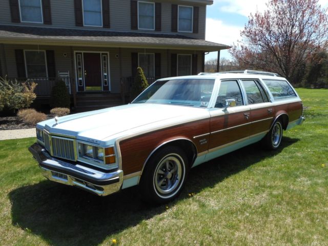 1978 Pontiac Safari Wagon with 16,000 orig miles 2 owner always garaged pristine 1978 Pontiac Other