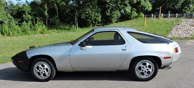 1978 Porsche 928 5-Spd. LSD. Cloth. No Sunroof. - photo 8