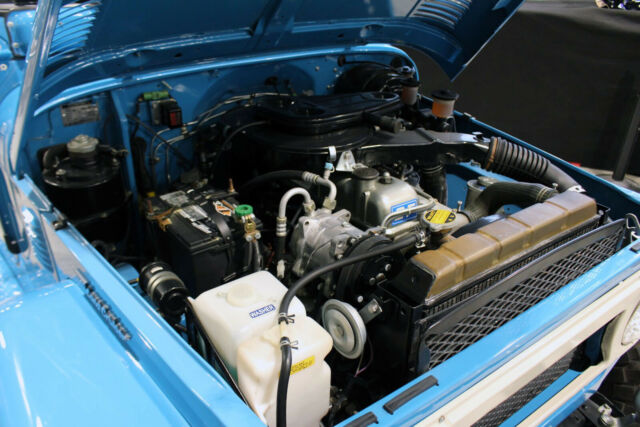 1978 Toyota Land Cruiser FJ40 4.2 A/C Sky Blue FJ Company Restoration - photo 10
