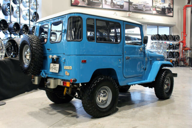 1978 Toyota Land Cruiser FJ40 4.2 A/C Sky Blue FJ Company Restoration - photo 2